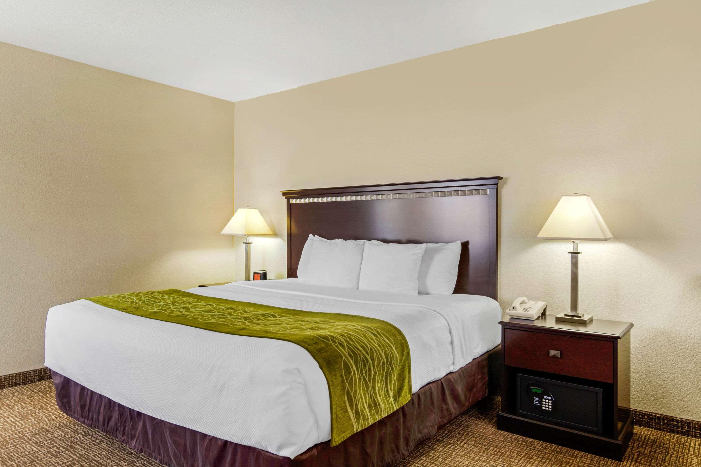 Comfort Inn & Suites Greeley Εξωτερικό φωτογραφία