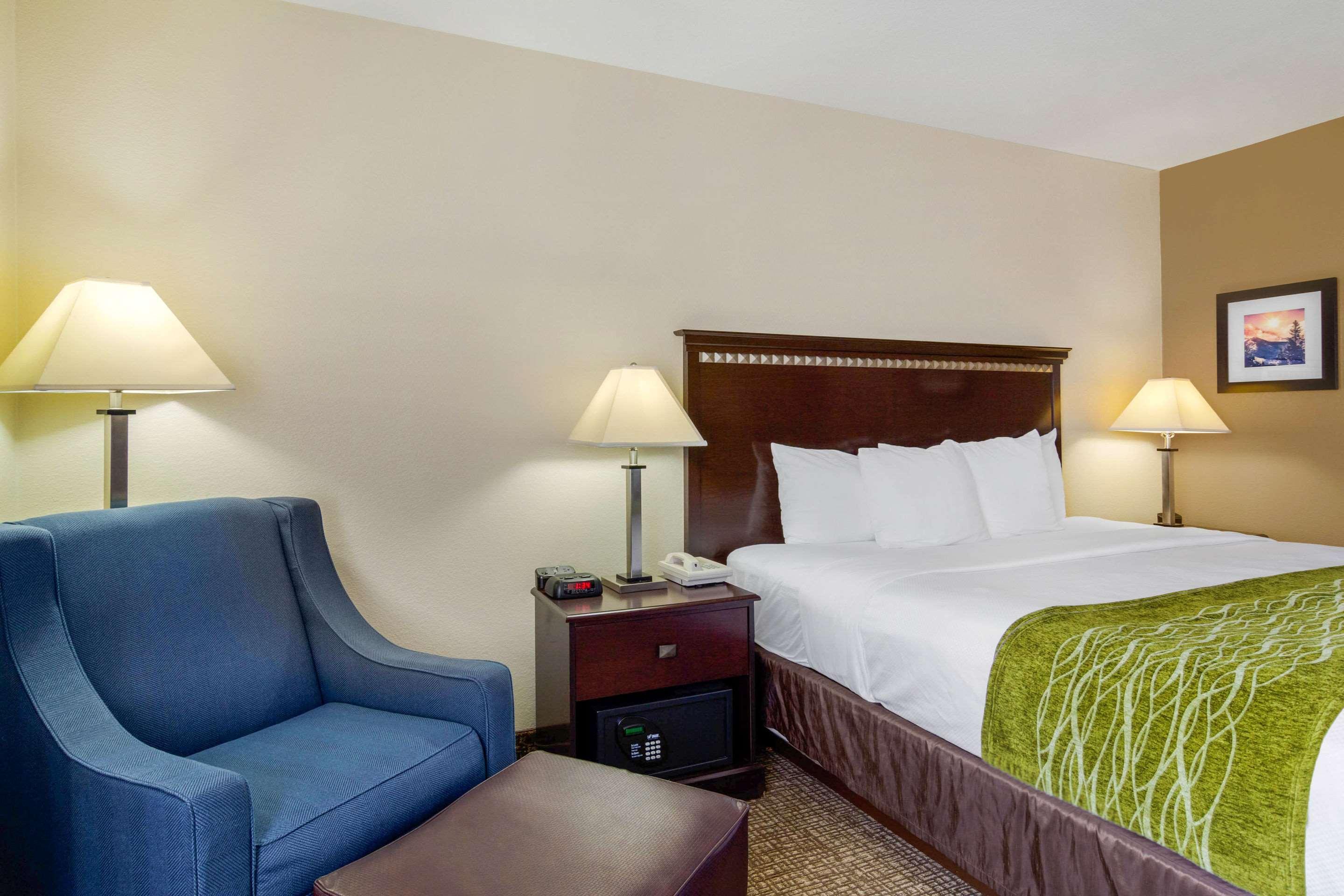 Comfort Inn & Suites Greeley Εξωτερικό φωτογραφία