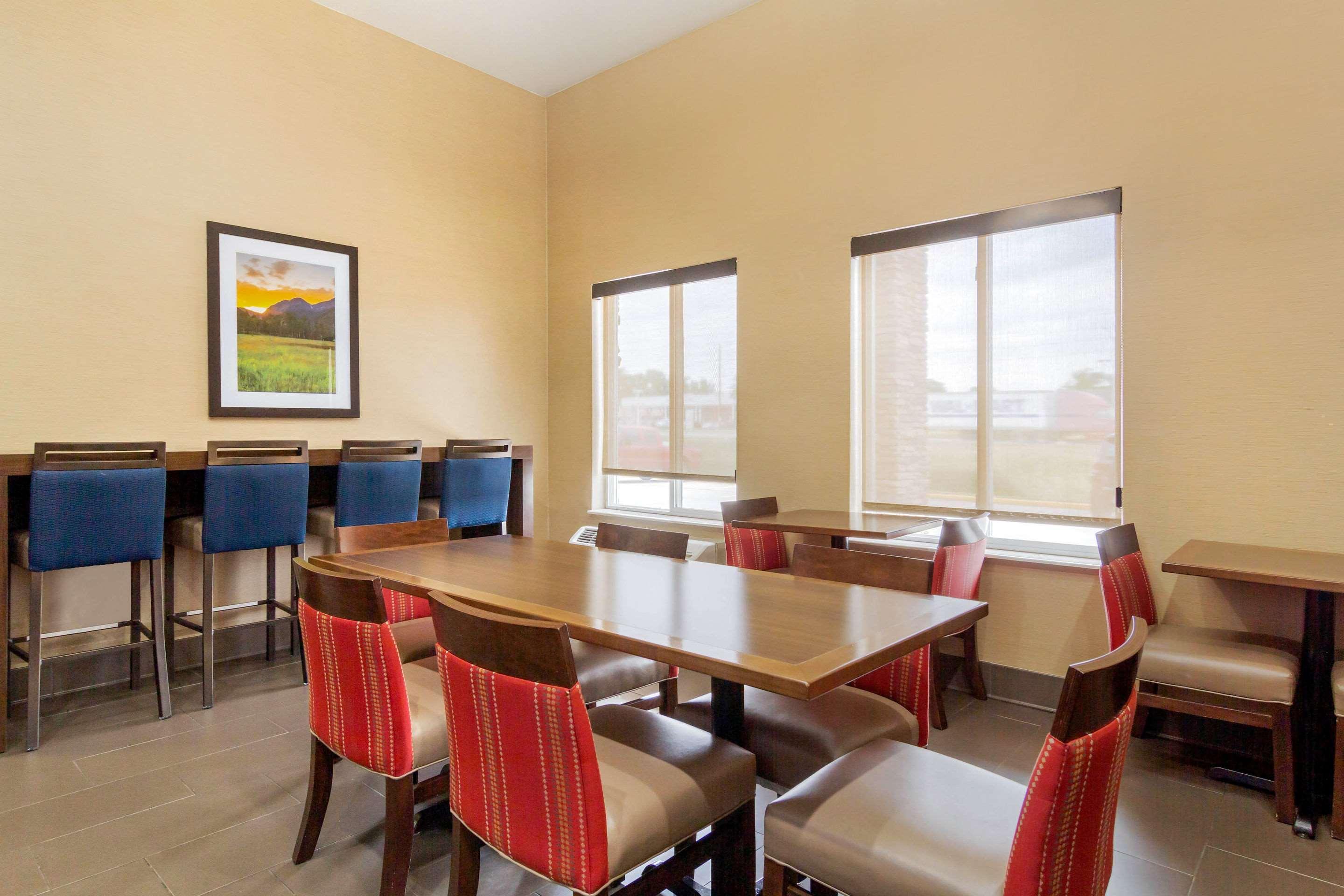 Comfort Inn & Suites Greeley Εξωτερικό φωτογραφία
