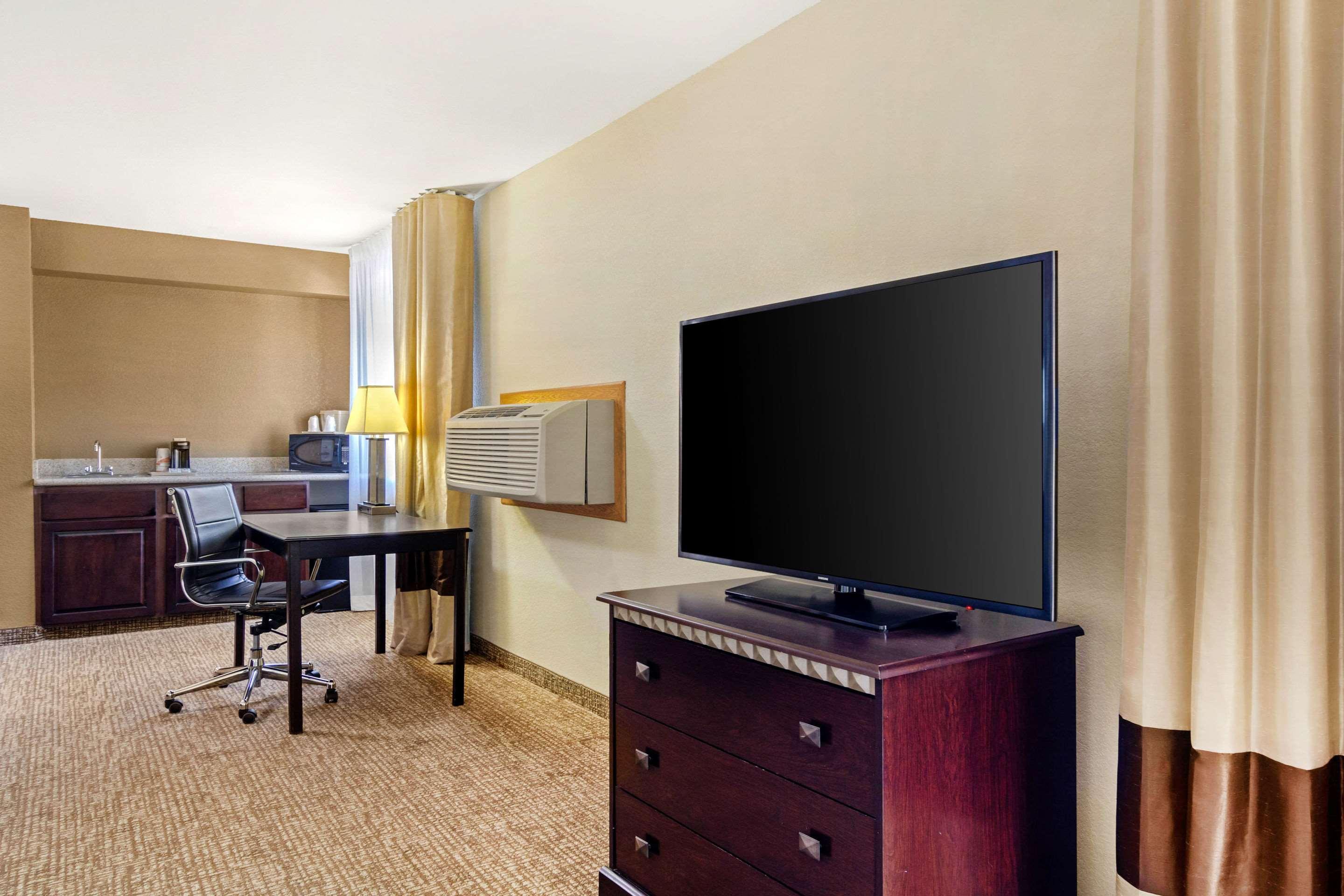 Comfort Inn & Suites Greeley Εξωτερικό φωτογραφία